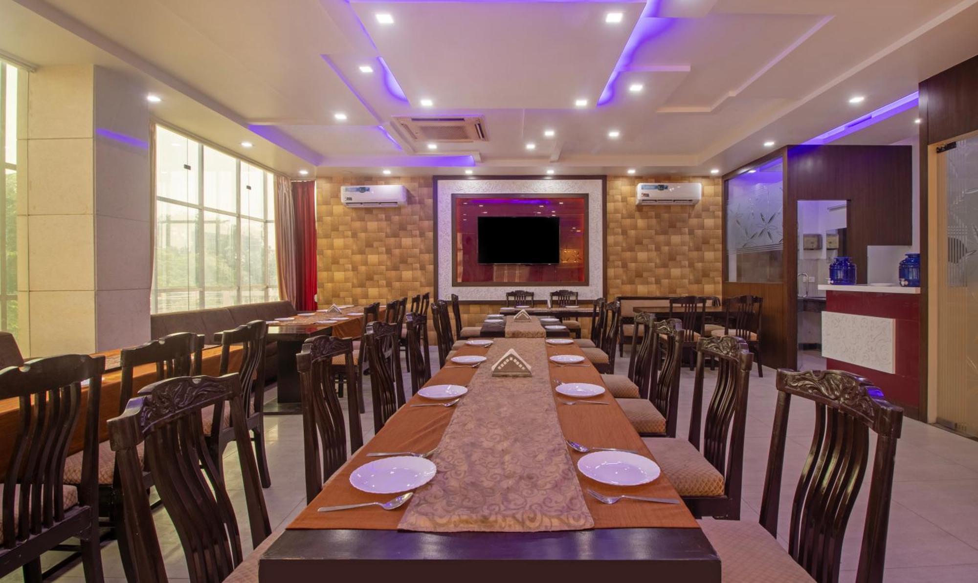 Treebo Empire Red Carpet, Near Taj Mahal Hotel Agra  Exterior photo
